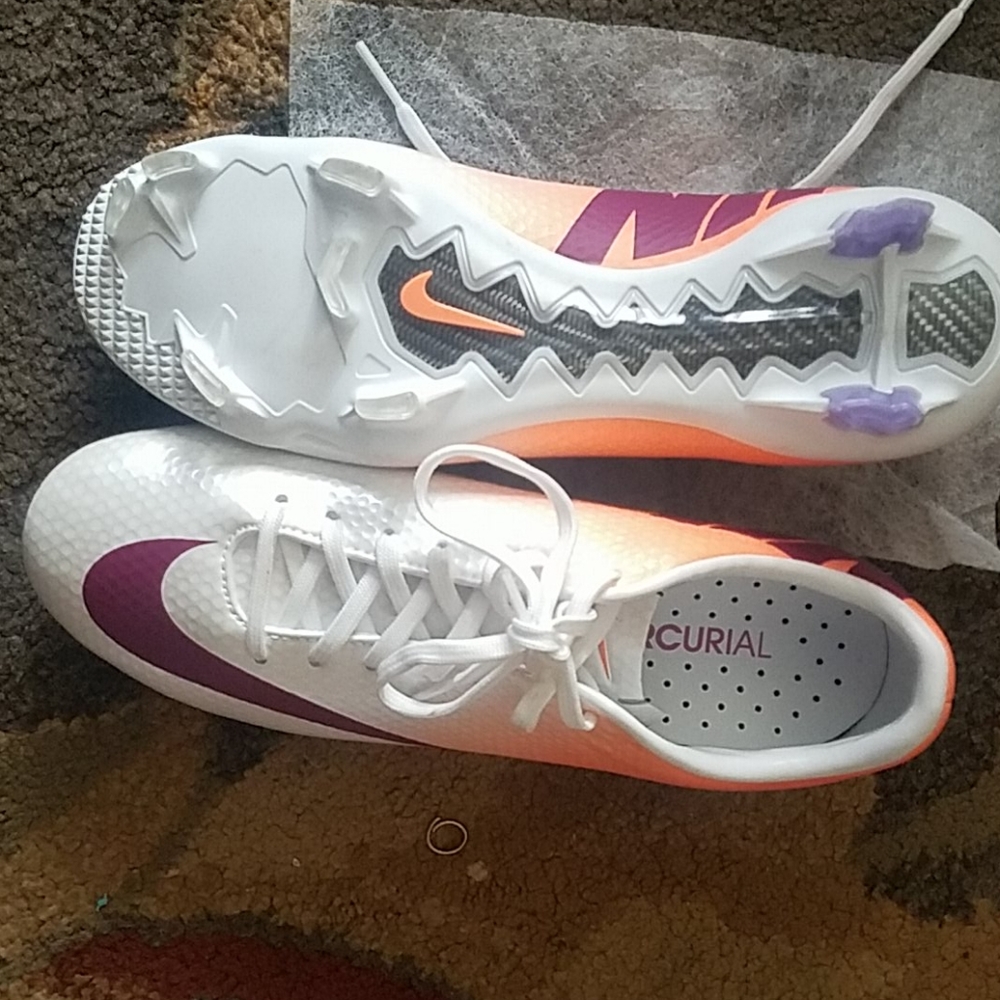 Nike mercurial women's soccer shoes